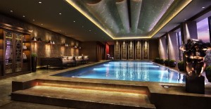 Shangri-La Shard London: infinity pool on the 52nd floor